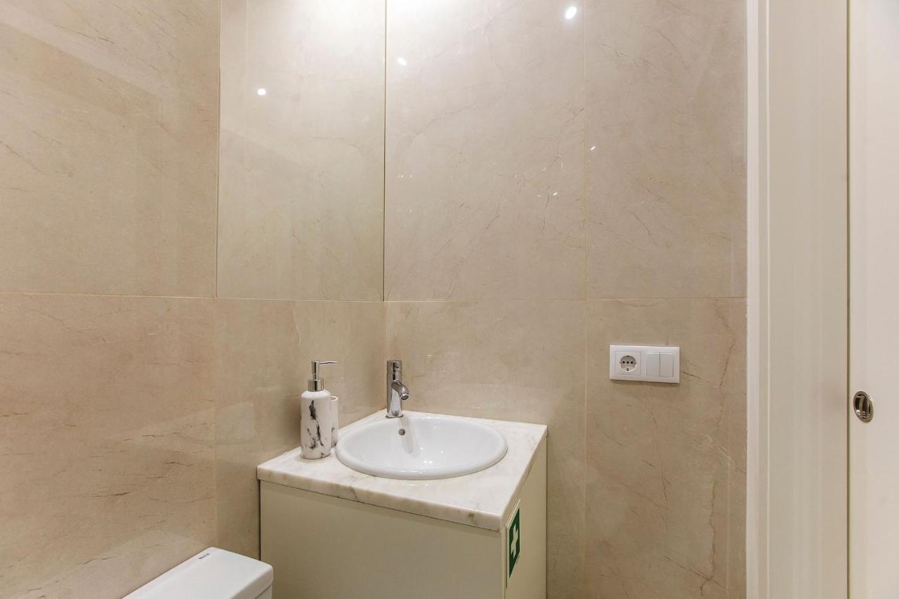 Lovelystay - Cozy 1Br In Santa Catarina W/ Balcony OOporto Exterior foto